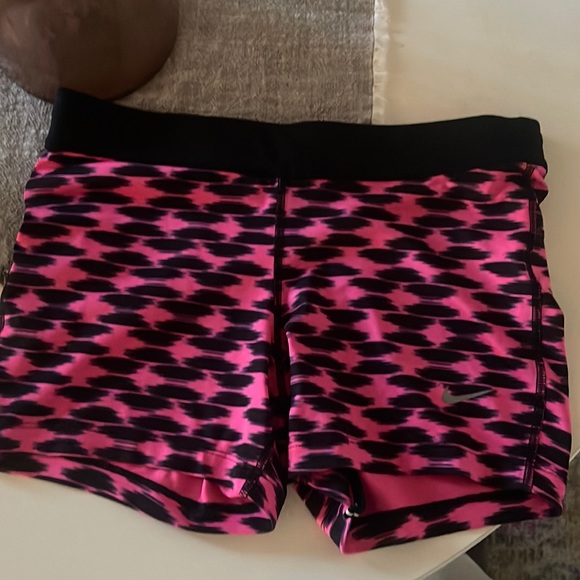 Nike shorts - Picture 1 of 5